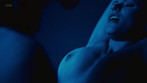 Louise Clos, Raquel Rocha - Porn Scenes in The Mechanism s01e02 (2018)