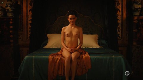 Victoire Dauxerre, Maddison Jaizani - Porn Scenes in Versailles (2018)