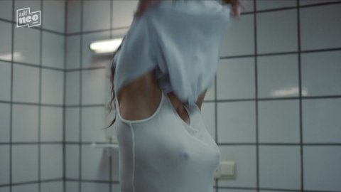 Veerle Baetens - Porn Scenes in Tabula Rasa s01 (2017)