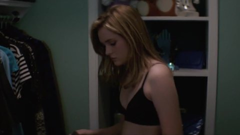 Grace Victoria Cox - Porn Scenes in Heathers s01e02 (2018)