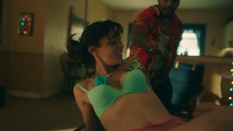 Frankie Shaw, Samara Weaving - Porn Scenes in SMILF s02e08 (2019)