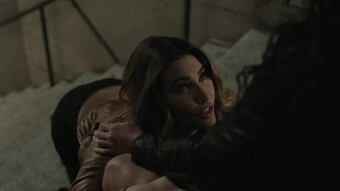 Jacqueline MacInnes Wood, Mylène Dinh-Robic - Porn Scenes in 19.фев s02e06 (2015)