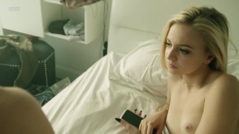 Ludivine Reding - Porn Scenes in Fugueuse s01e07 (2018)