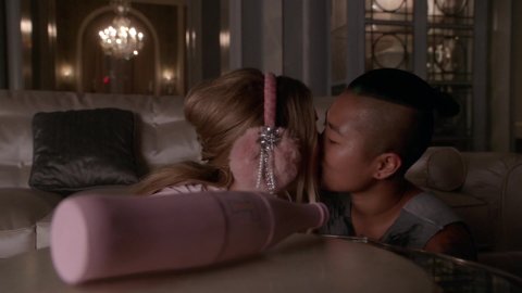 Billie Lourd, Jeanna Han - Porn Scenes in Scream Queens s01e06 (2015)