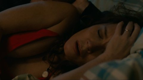 Anna Friel - Porn Scenes in Deep Water s01e01 (2019)