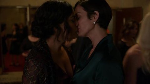 Sarita Choudhury, Carrie Anne Moss - Porn Scenes in Marvel's Jessica Jones s03e04 (2019)