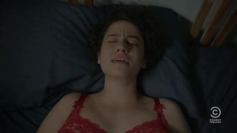 Ilana Glazer - Porn Scenes in Broad City s01e06 (2014)