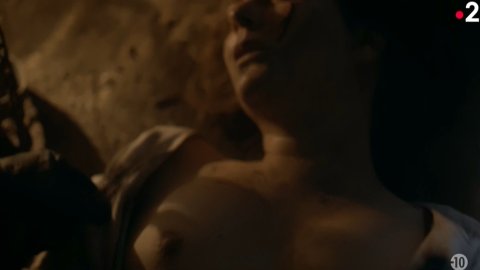 Laura Smet, Caroline Borderieux - Porn Scenes in La Garçonne s01e04 (2020)