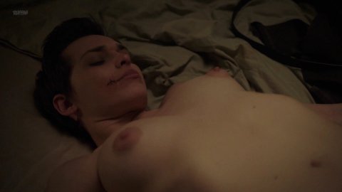 Sara Serraiocco, Nazanin Boniadi - Porn Scenes in Counterpart s01e04 (2018)