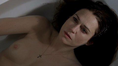 Marie-Josee Croze, Giulia Ando - Porn Scenes in The Confessions (2016)