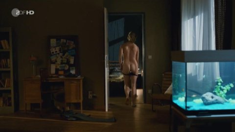 Lisa Wagner - Porn Scenes in Kommissarin Heller (2017)