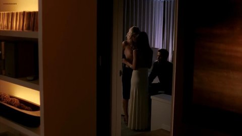 Malin Akerman, Emmanuelle Chriqui - Porn Scenes in Entourage s03e06 (2006)