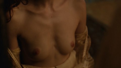 Charlotte Hope - Porn Scenes in The Spanish Princess s01e02 (2019)