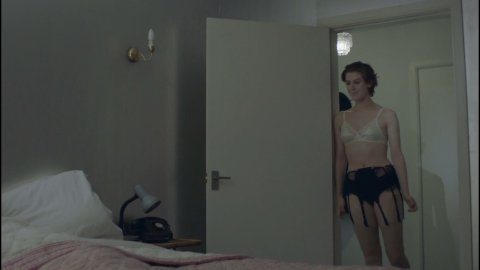 Honor Swinton Byrne - Porn Scenes in The Souvenir (2019)