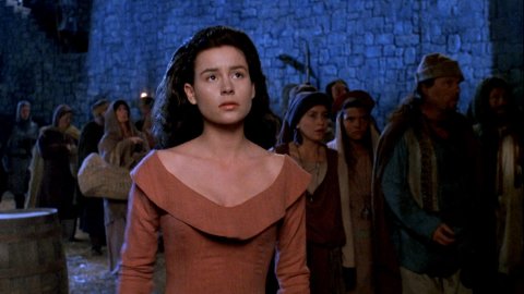 Embeth Davidtz - Porn Scenes in Army of Darkness (1992)