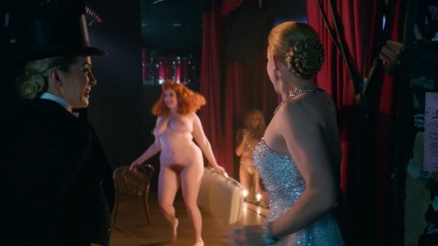 Geena Davis, Kasia Szarek - Porn Scenes in GLOW s03e09 (2019)