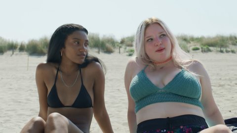 Jordan Kristine Seamon, Beatrice Barichella, Francesca Scorsese - Porn Scenes in We Are Who We Are s01e02 (2020)