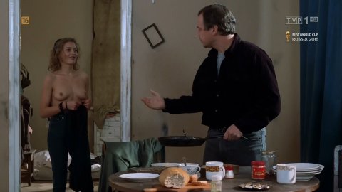 Edyta Olszowka - Porn Scenes in Ekstradycja s01e02 (1995)